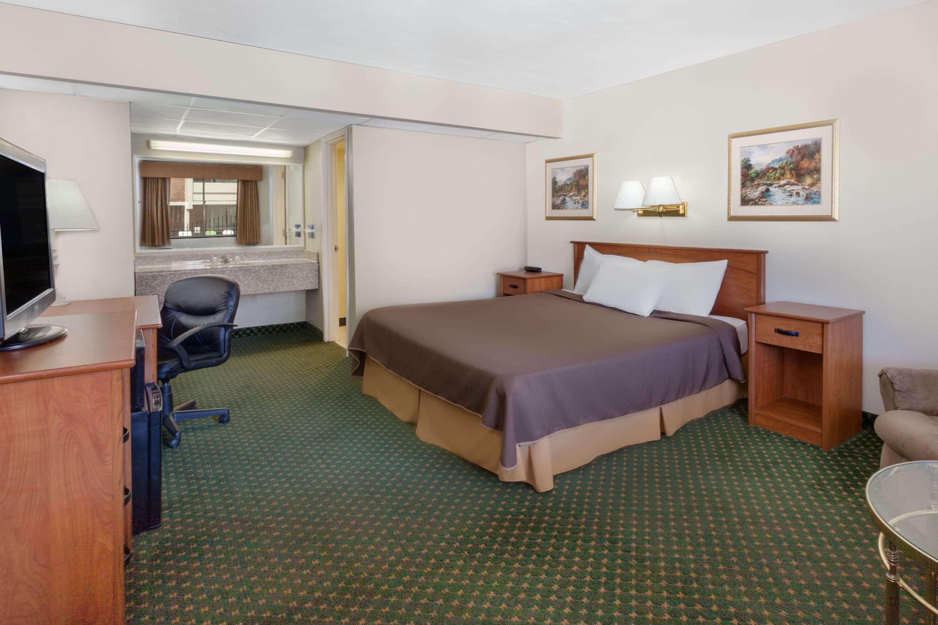 Travelodge By Wyndham Jackson Exterior photo
